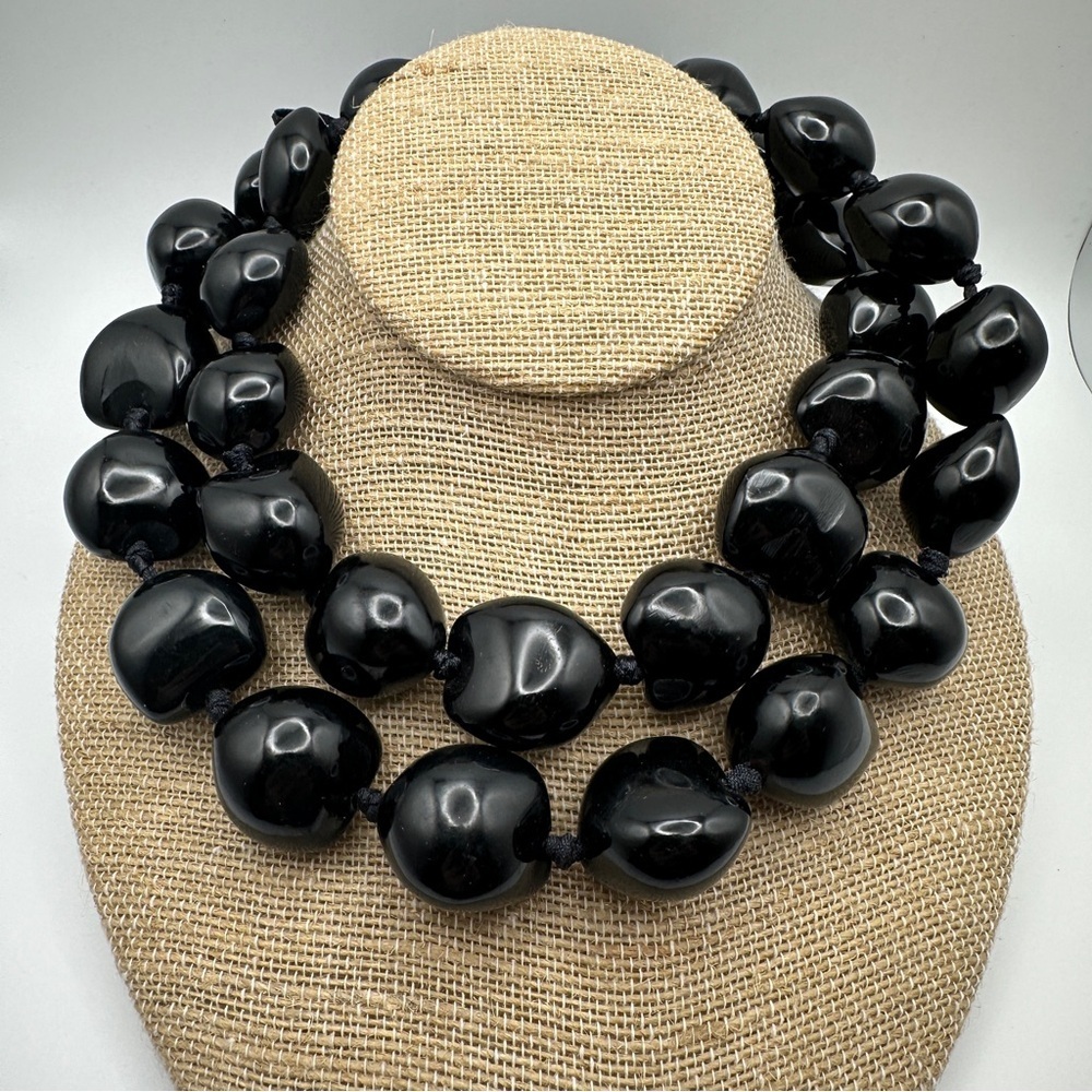 Tropical Hawaiian Natural Handcrafted Kukui Nut Lei Necklace - Picture 8 of 9